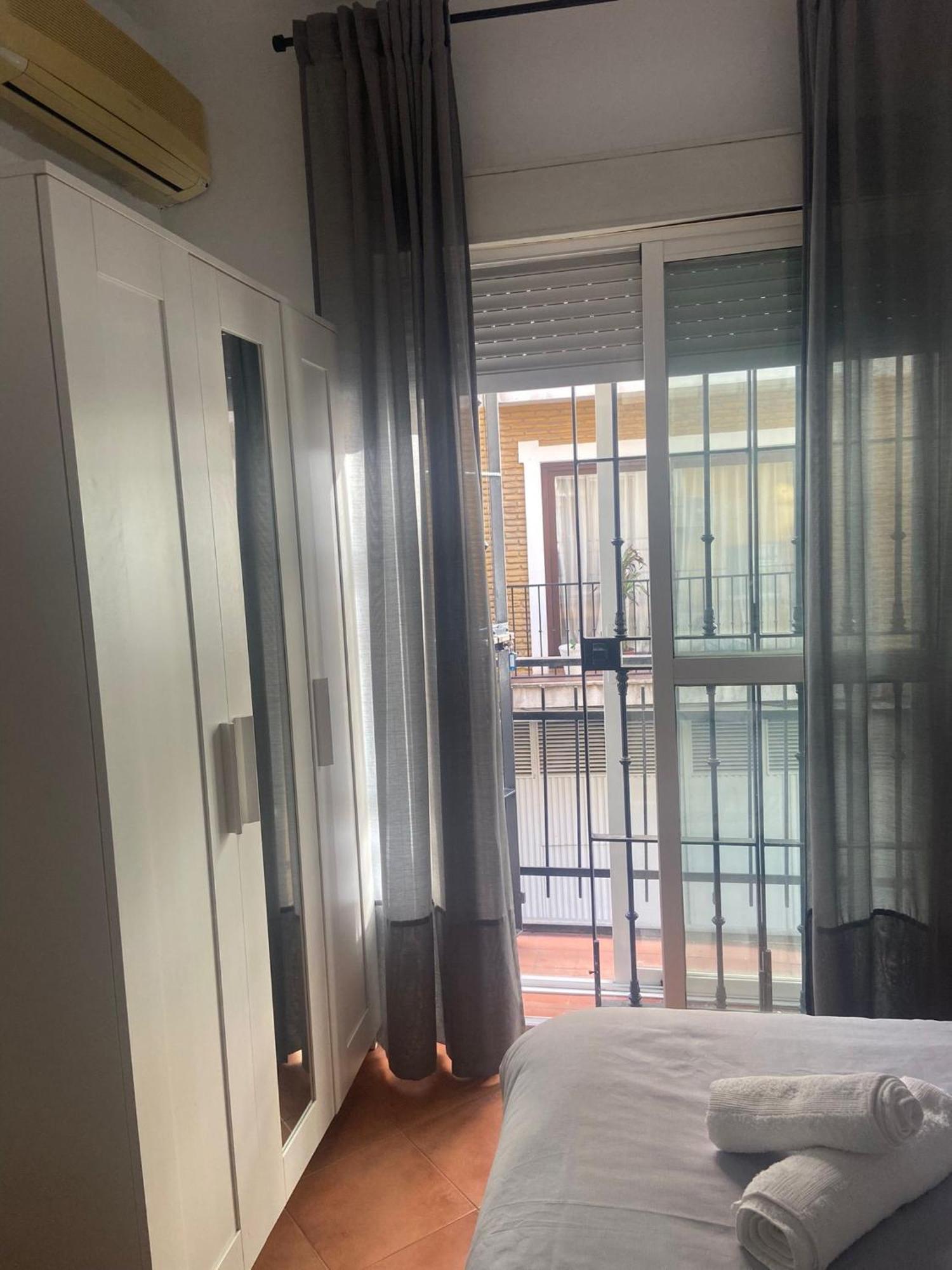 Apartamento Plaza De La Alfalfa Sevilla Exteriör bild